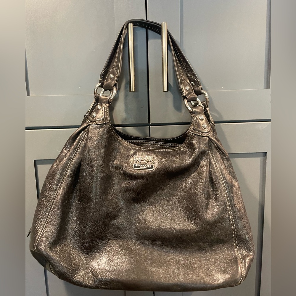 SOLD Black leather Coach Madison Maggie shoulder bag - Vintage and no flaws!